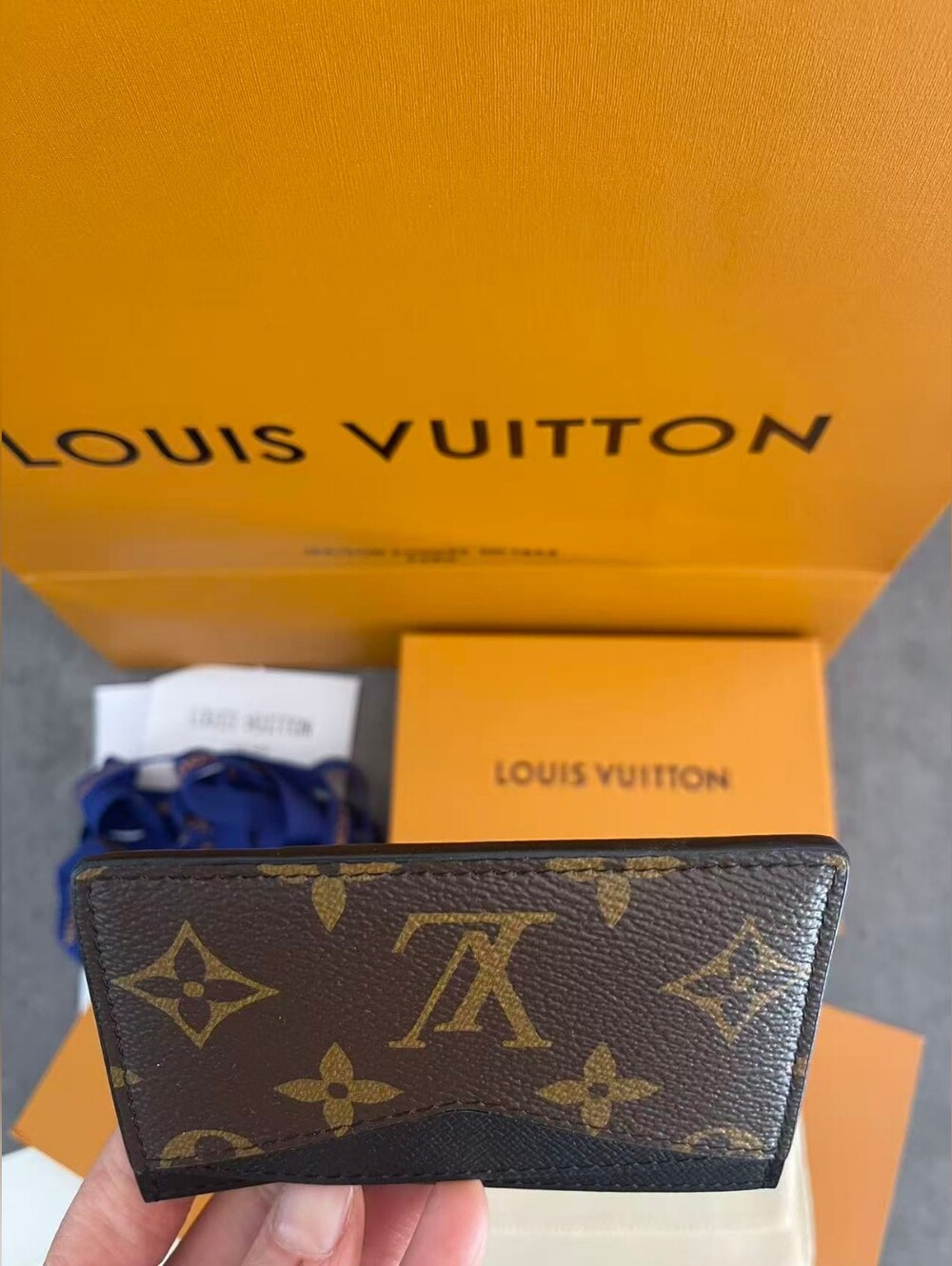 Louis Vuitton Neo Card Holder - Picture 7 of 9